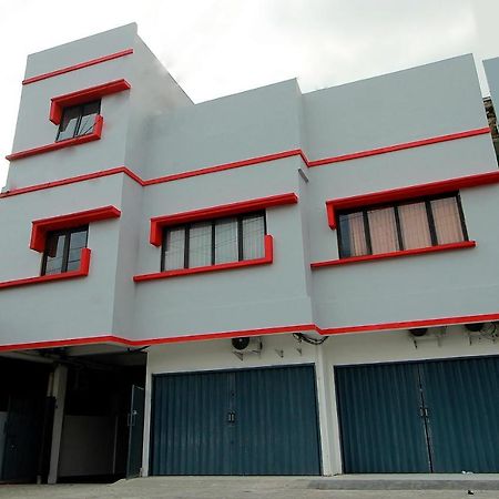Super Oyo 1678 Jati Exclusive Homestay Bengkulu Kültér fotó